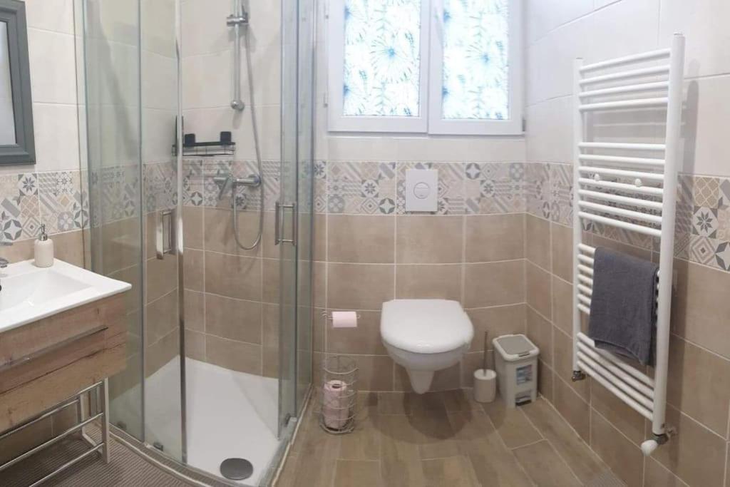 La Suite Marbella Чалон-Сур-Салне Экстерьер фото